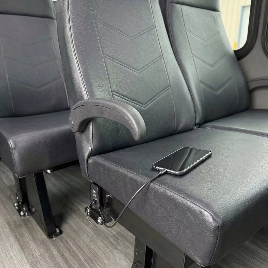 santa paula 15 passenger minibus usb charging