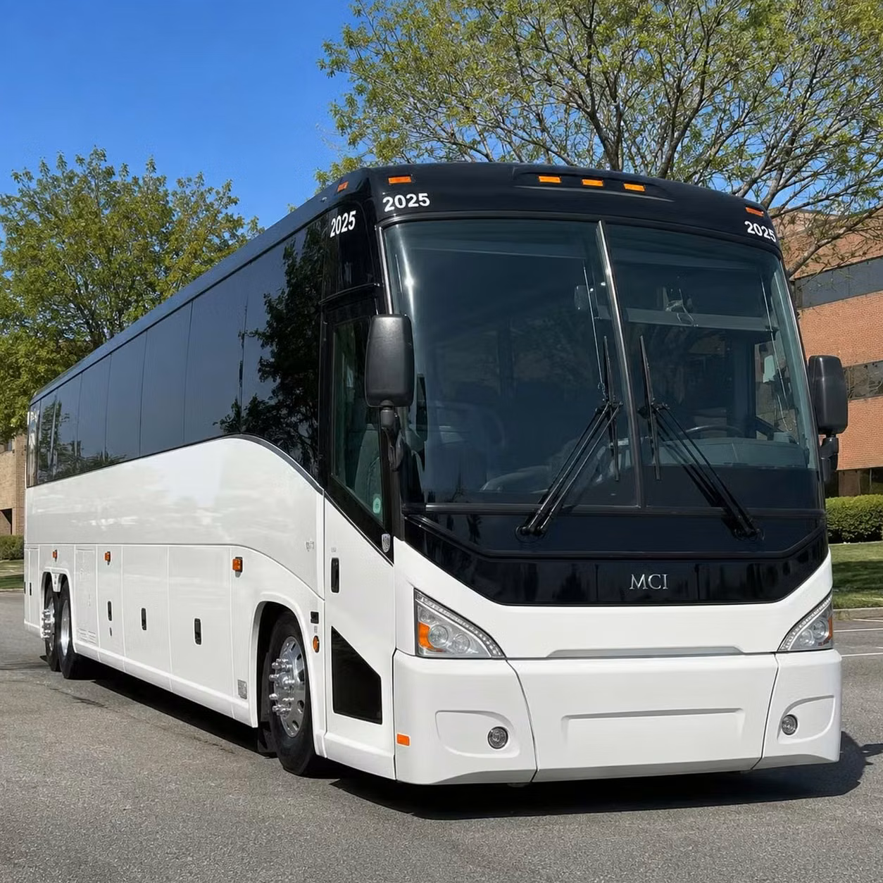 santa paula 15 passenger minibuses to 56 passenger charter buses for santa paula events
