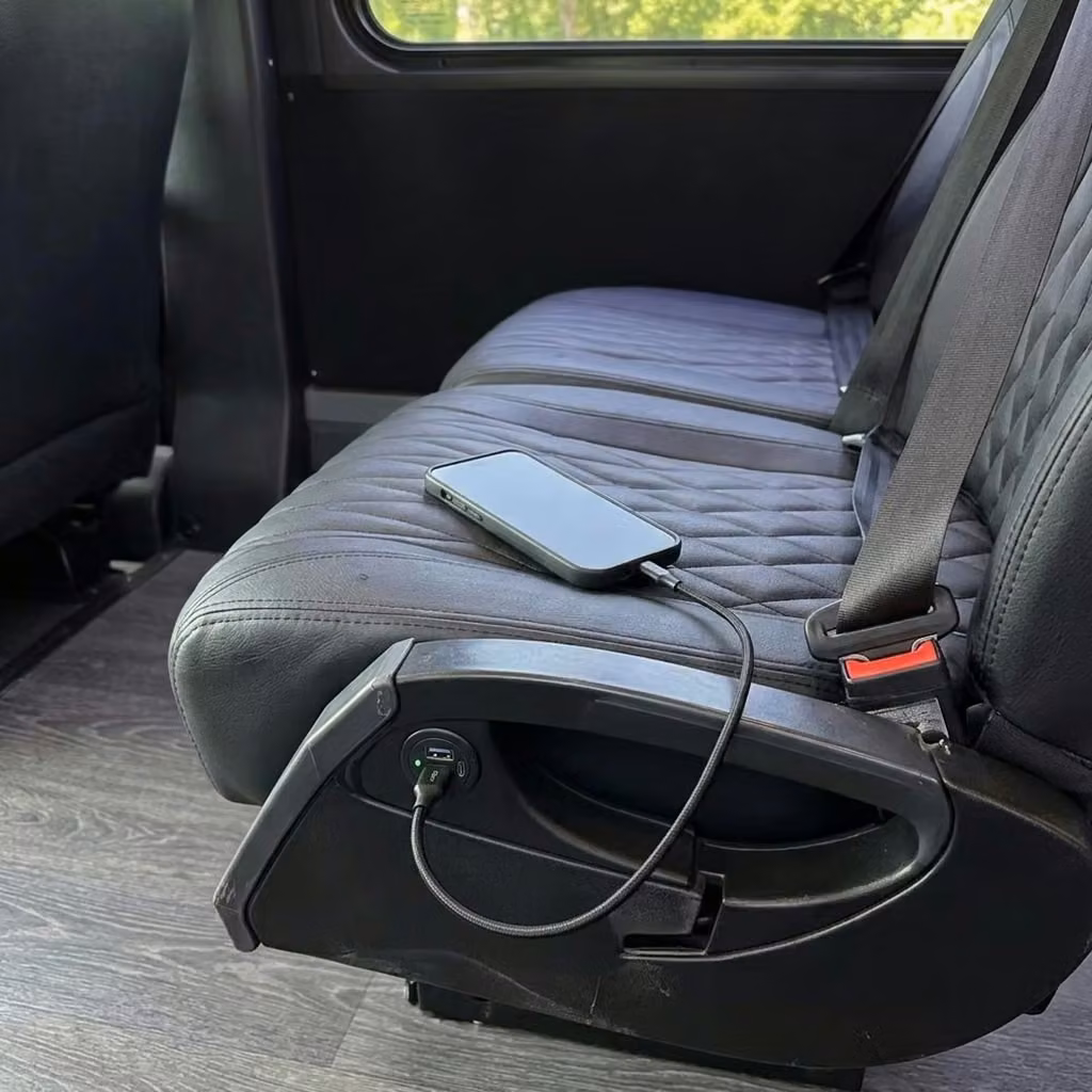 santa paula 20 passenger minibus usb charging