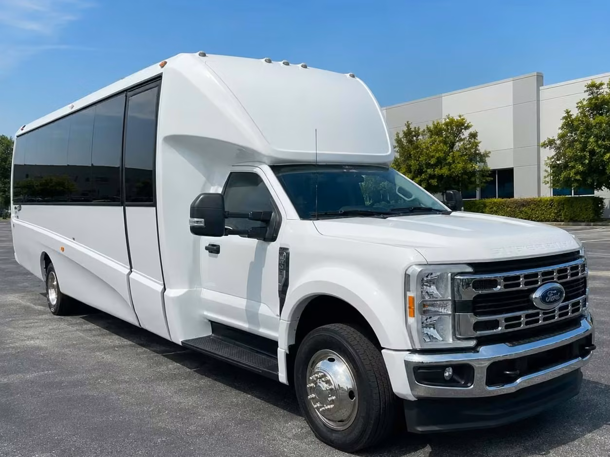 santa paula 25 passenger minibus rental