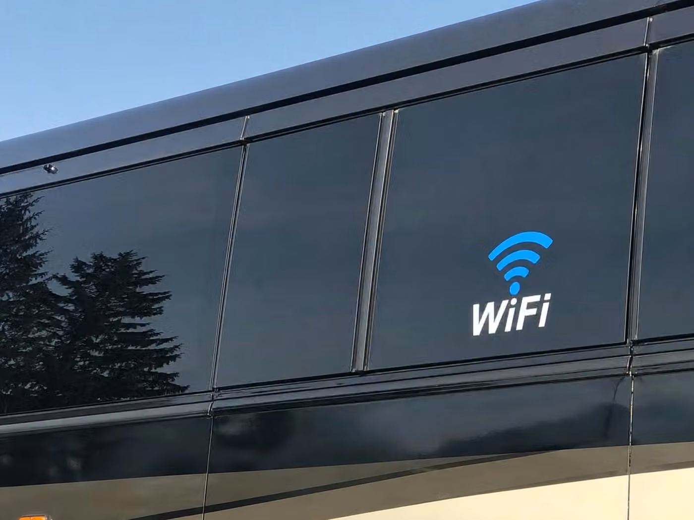 santa paula 30 passenger minibus wifi